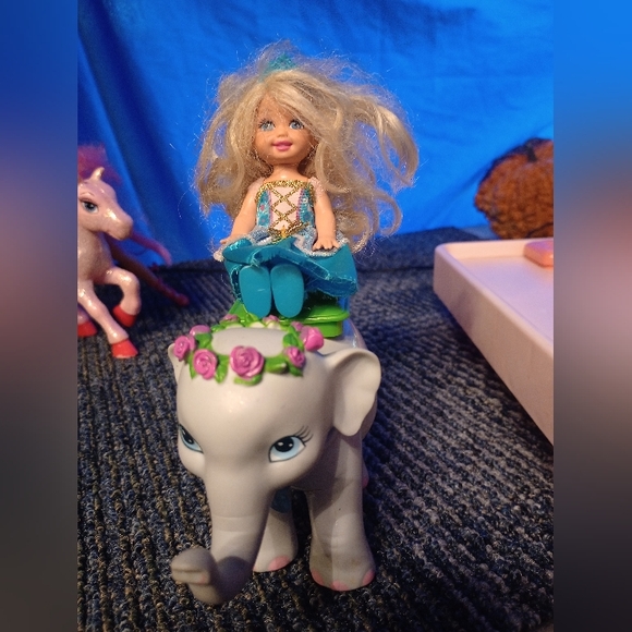 Barbie Island Princess & Diamond Castle Toy Set - Picture 3 of 17